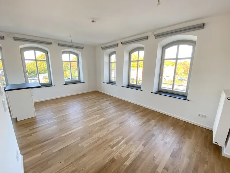 Moderne großzügige 2-Zimmer direkt an der Spree mit EBK! — photo 1